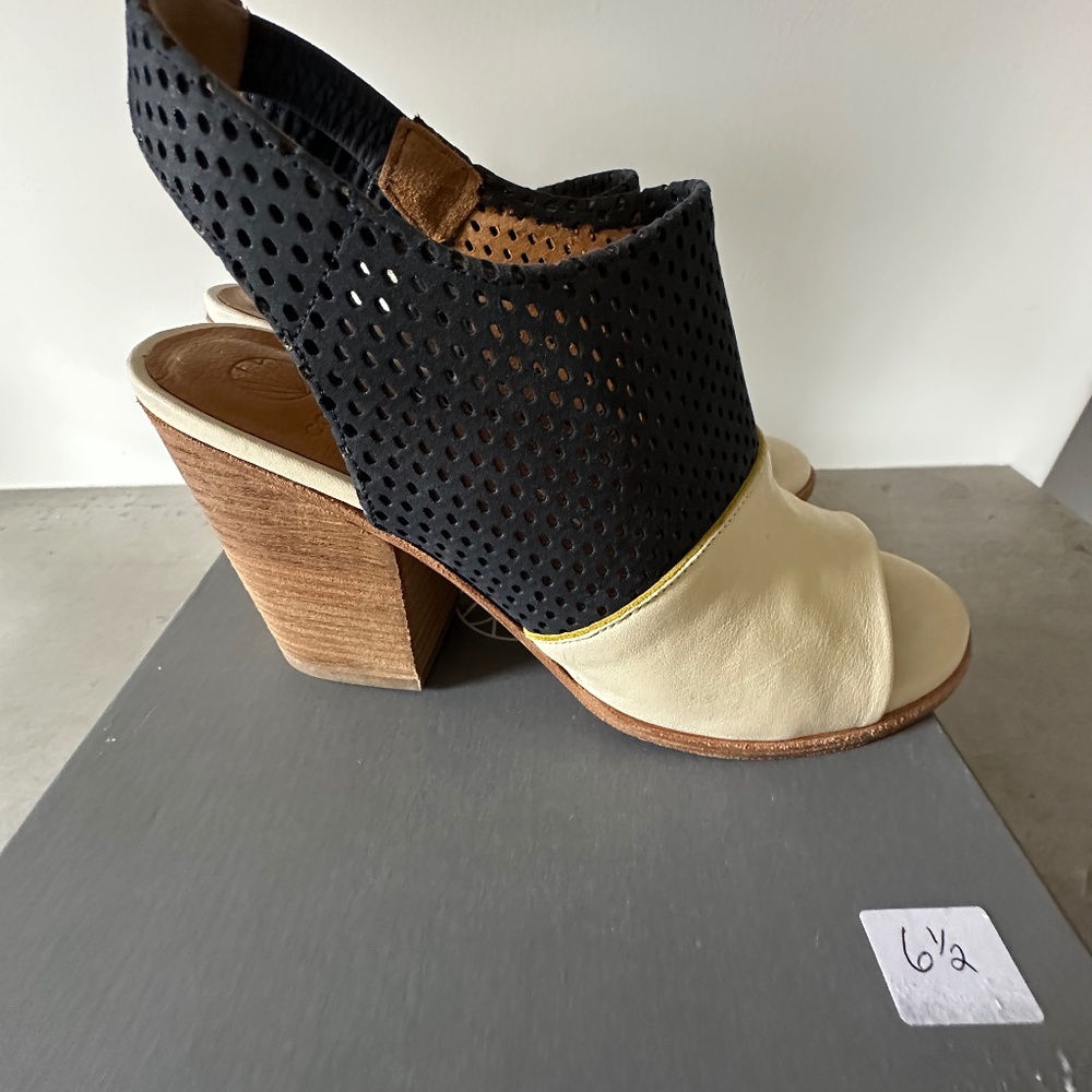 Coclico Womena Sandals